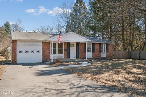 21 Foxhall Drive Saratoga Springs NY 12866