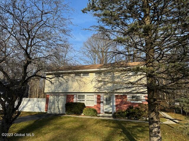 47 Bridle Path Albany NY 12205