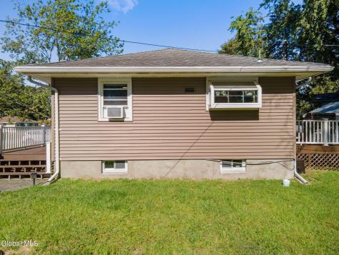 38 Loralee Drive Colonie NY 12205