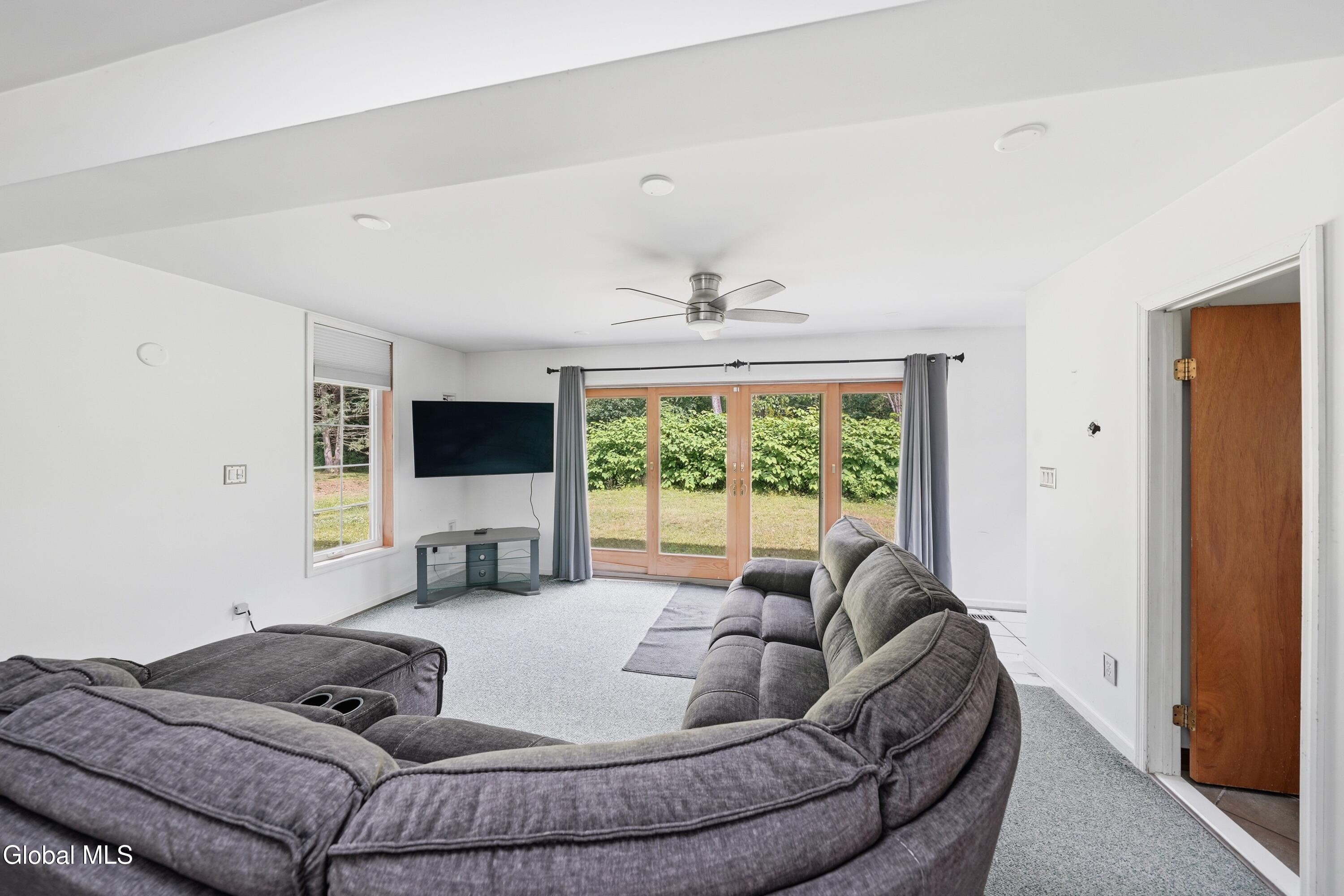 22 Pinewood Road Guilderland NY 12084