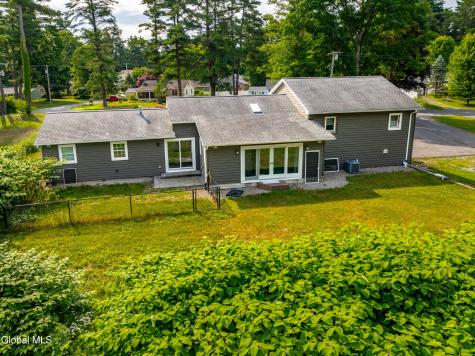 22 Pinewood Road Guilderland NY 12084