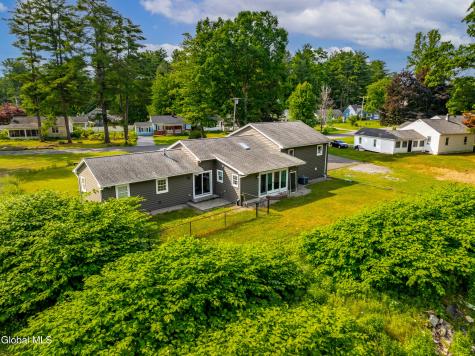 22 Pinewood Road Guilderland NY 12084
