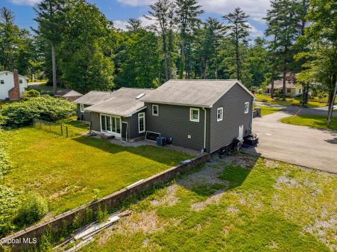 22 Pinewood Road Guilderland NY 12084