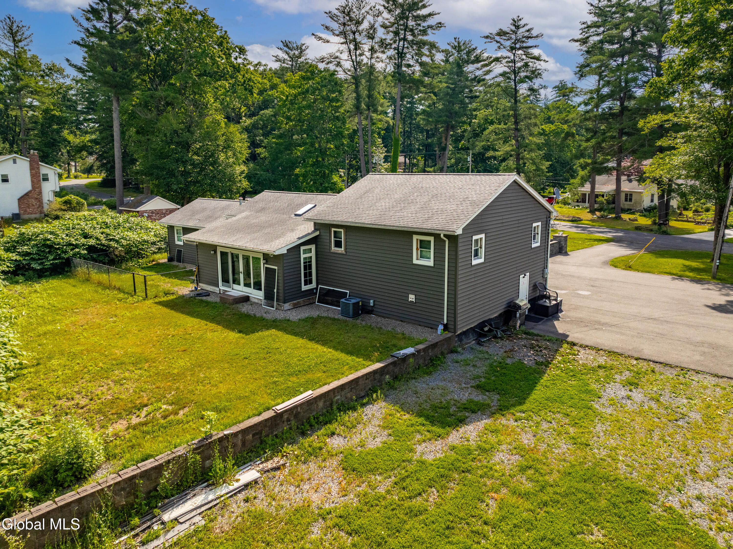 22 Pinewood Road Guilderland NY 12084