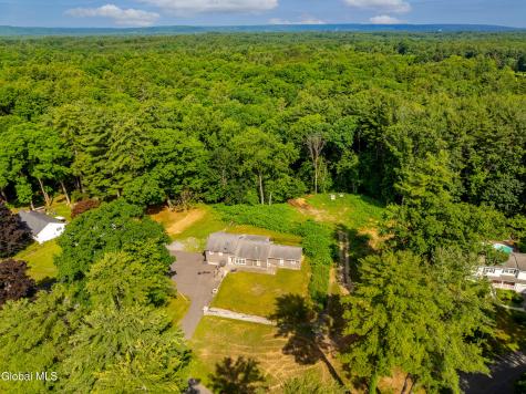 22 Pinewood Road Guilderland NY 12084