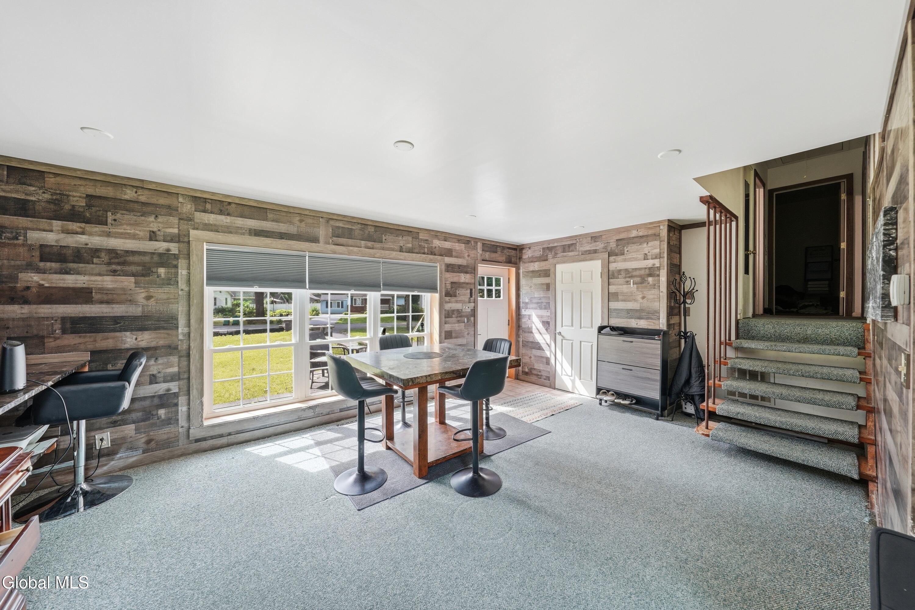 22 Pinewood Road Guilderland NY 12084