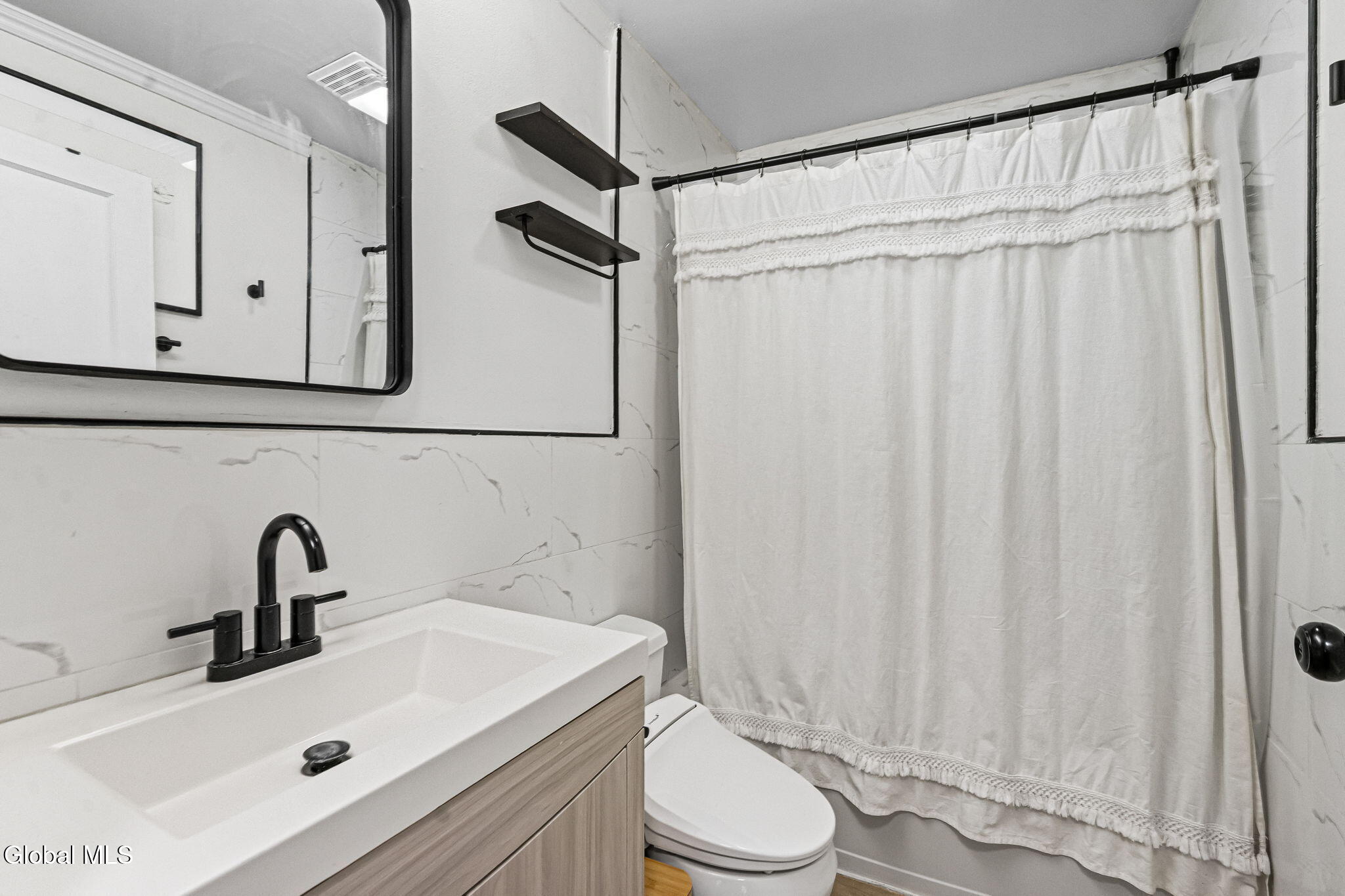 24 Westlyn Court Albany NY 12203
