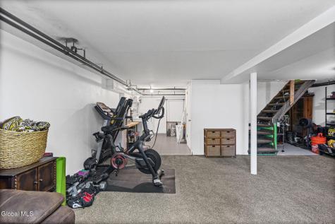 24 Westlyn Court Albany NY 12203