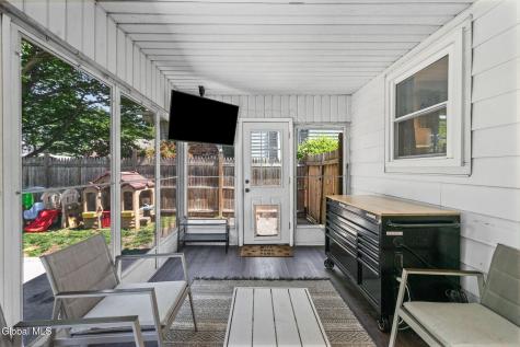 24 Westlyn Court Albany NY 12203