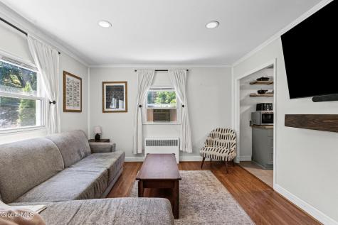 24 Westlyn Court Albany NY 12203