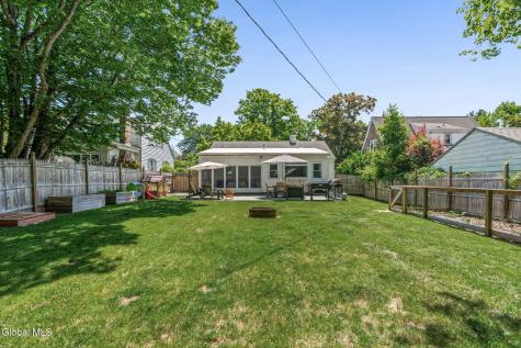 24 Westlyn Court Albany NY 12203