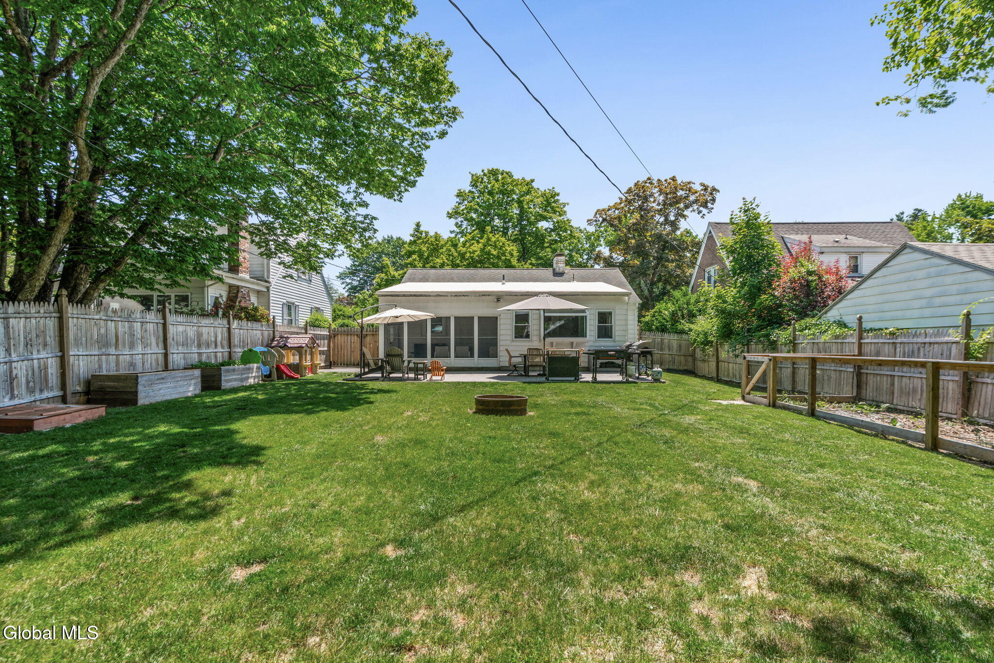 24 Westlyn Court Albany NY 12203