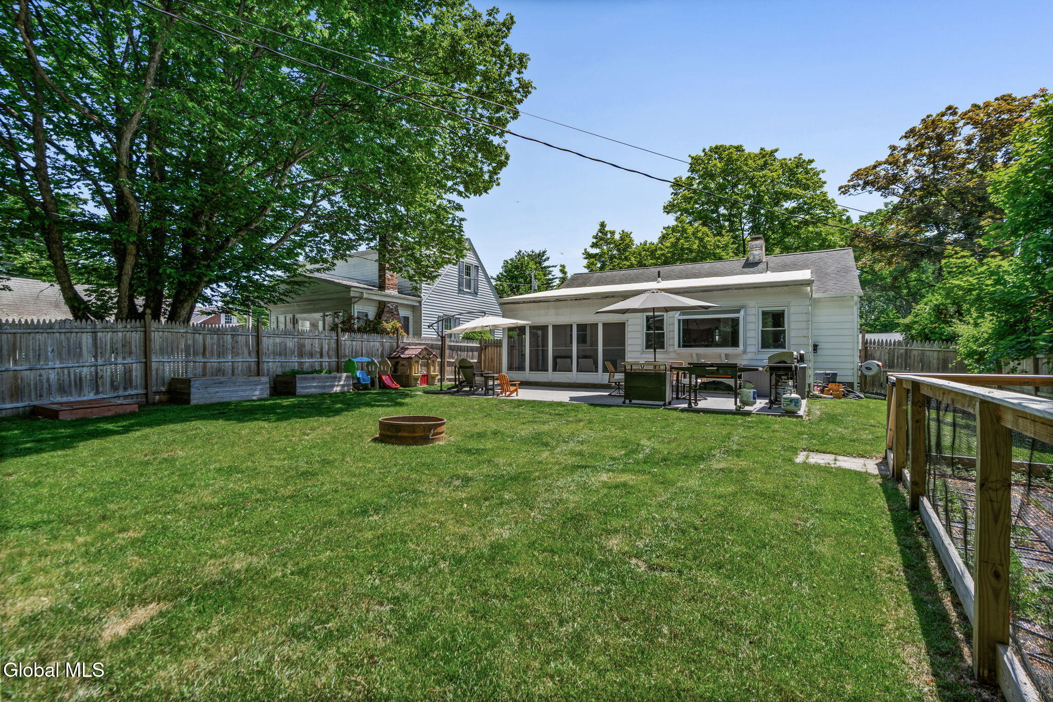 24 Westlyn Court Albany NY 12203