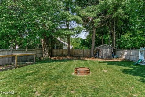 24 Westlyn Court Albany NY 12203