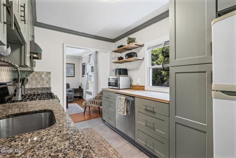 24 Westlyn Court Albany NY 12203