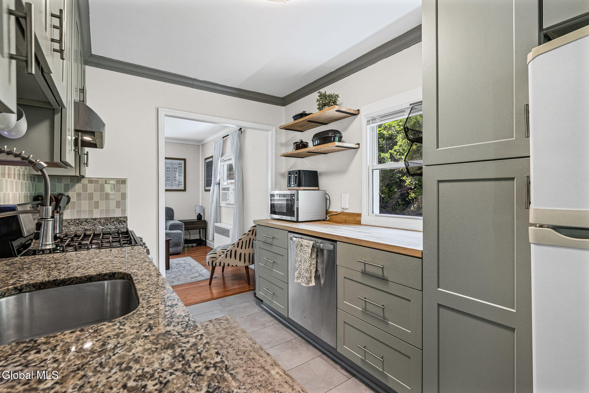 24 Westlyn Court Albany NY 12203