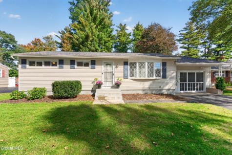 3 Kenyon Drive Colonie NY 12205