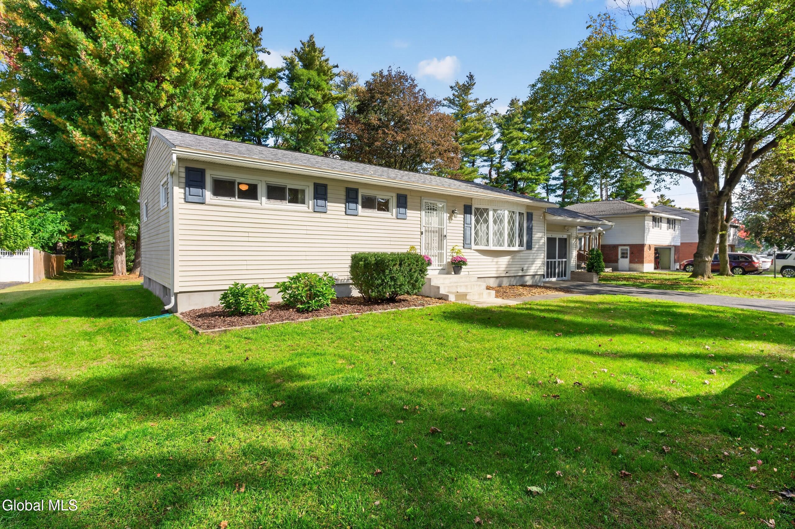 3 Kenyon Drive Colonie NY 12205