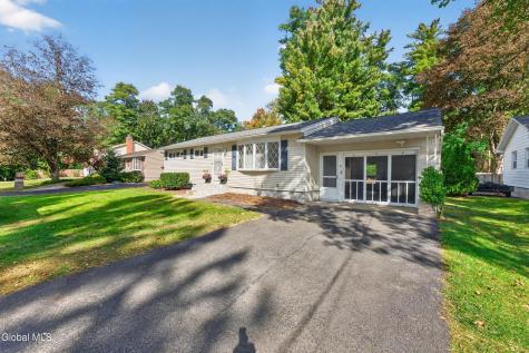 3 Kenyon Drive Colonie NY 12205