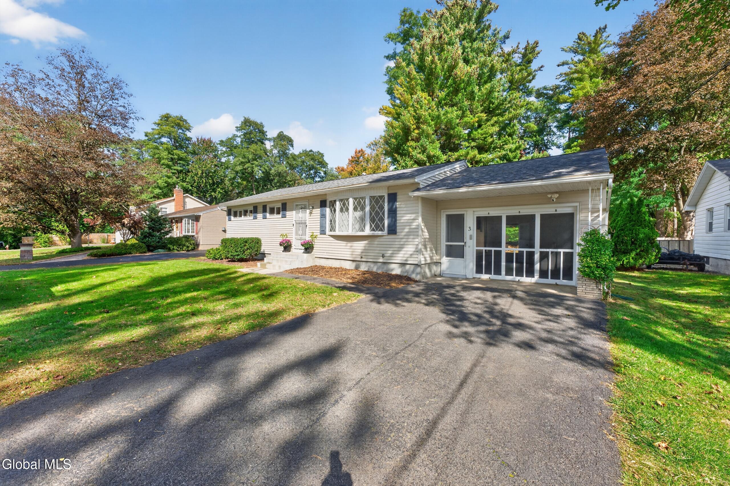 3 Kenyon Drive Colonie NY 12205