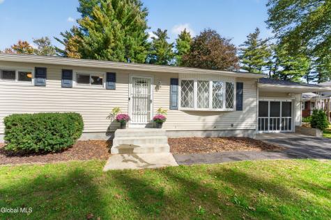 3 Kenyon Drive Colonie NY 12205