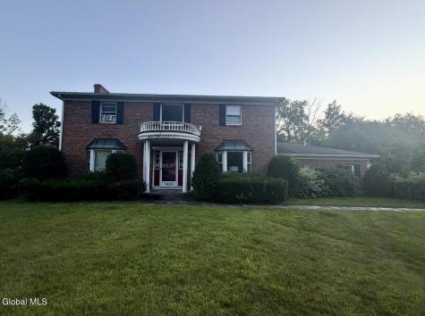 1022 Country Brook Court Schenectady NY 12306