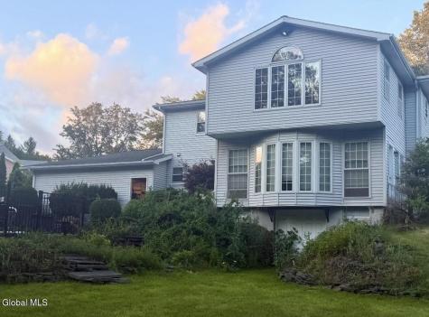 1022 Country Brook Court Schenectady NY 12306