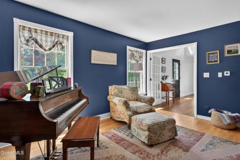 267 Bender Lane Glenmont NY 12077