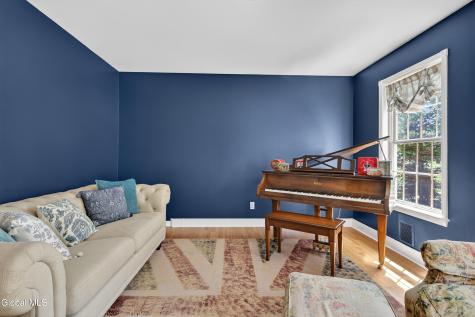 267 Bender Lane Glenmont NY 12077