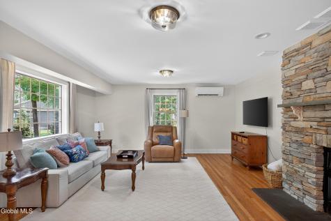 267 Bender Lane Glenmont NY 12077