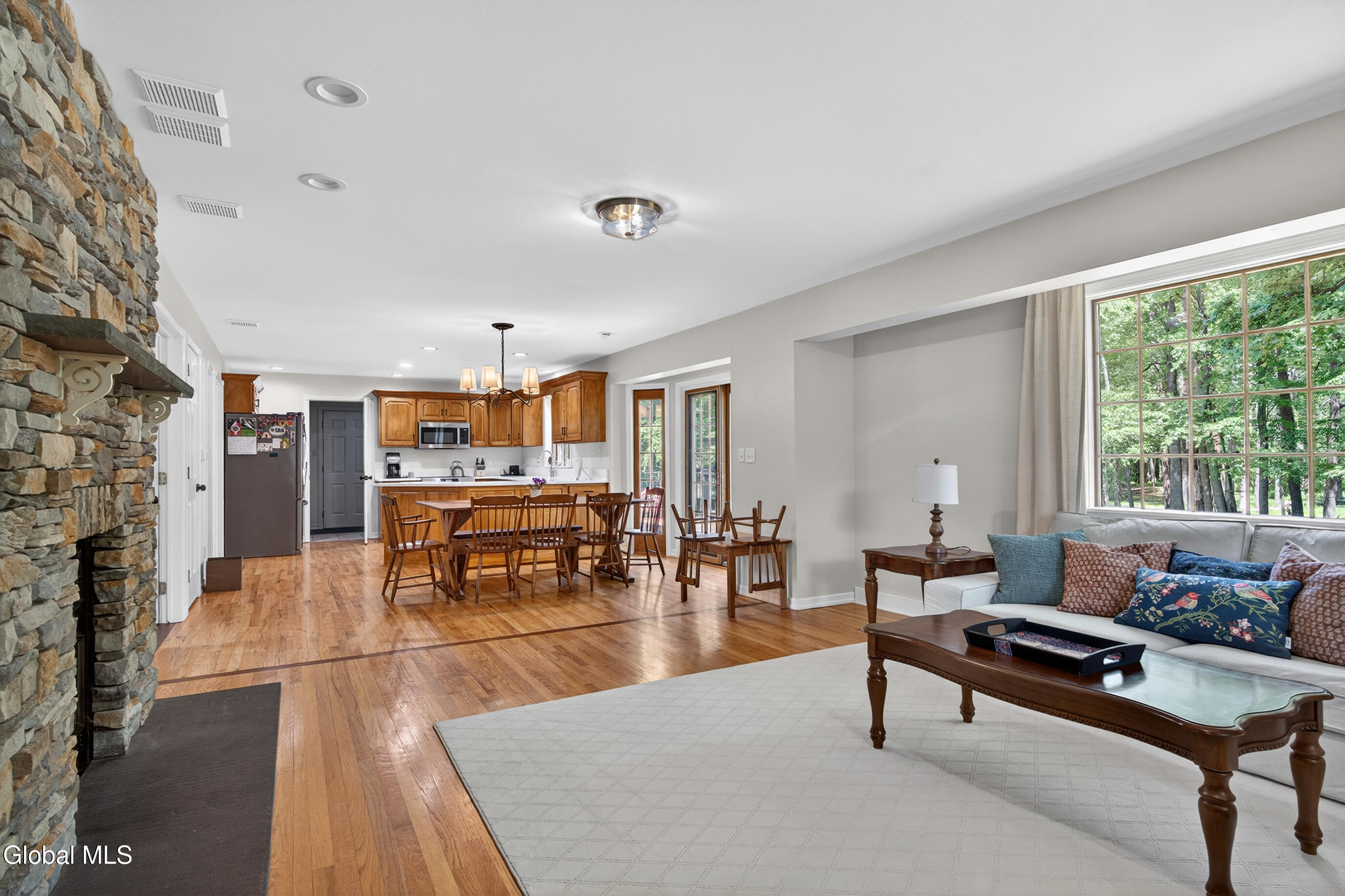 267 Bender Lane Glenmont NY 12077