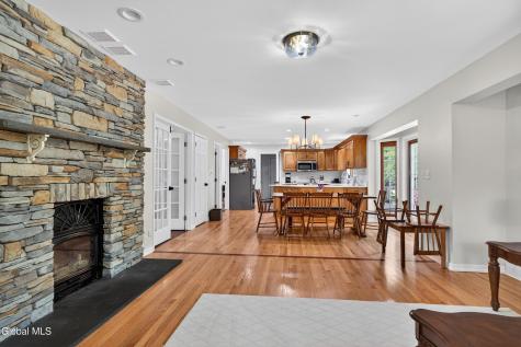 267 Bender Lane Glenmont NY 12077