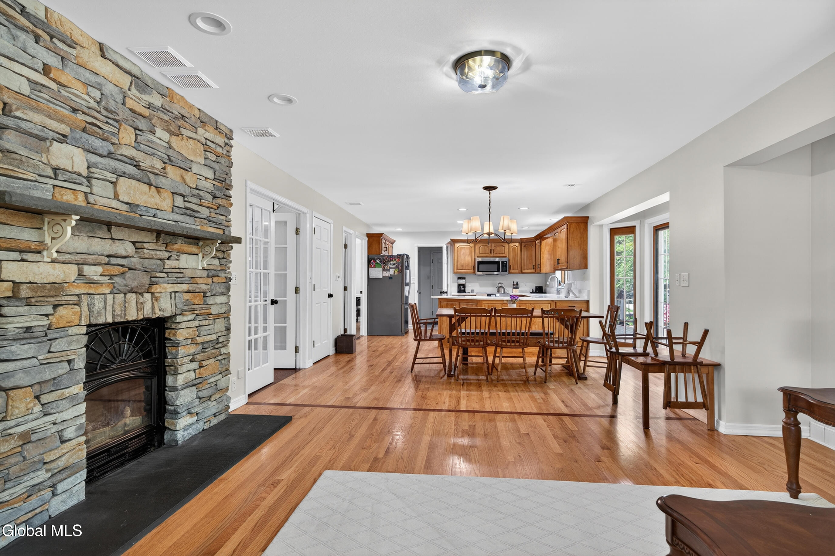 267 Bender Lane Glenmont NY 12077