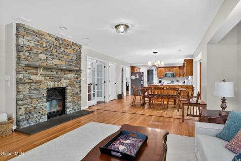 267 Bender Lane Glenmont NY 12077