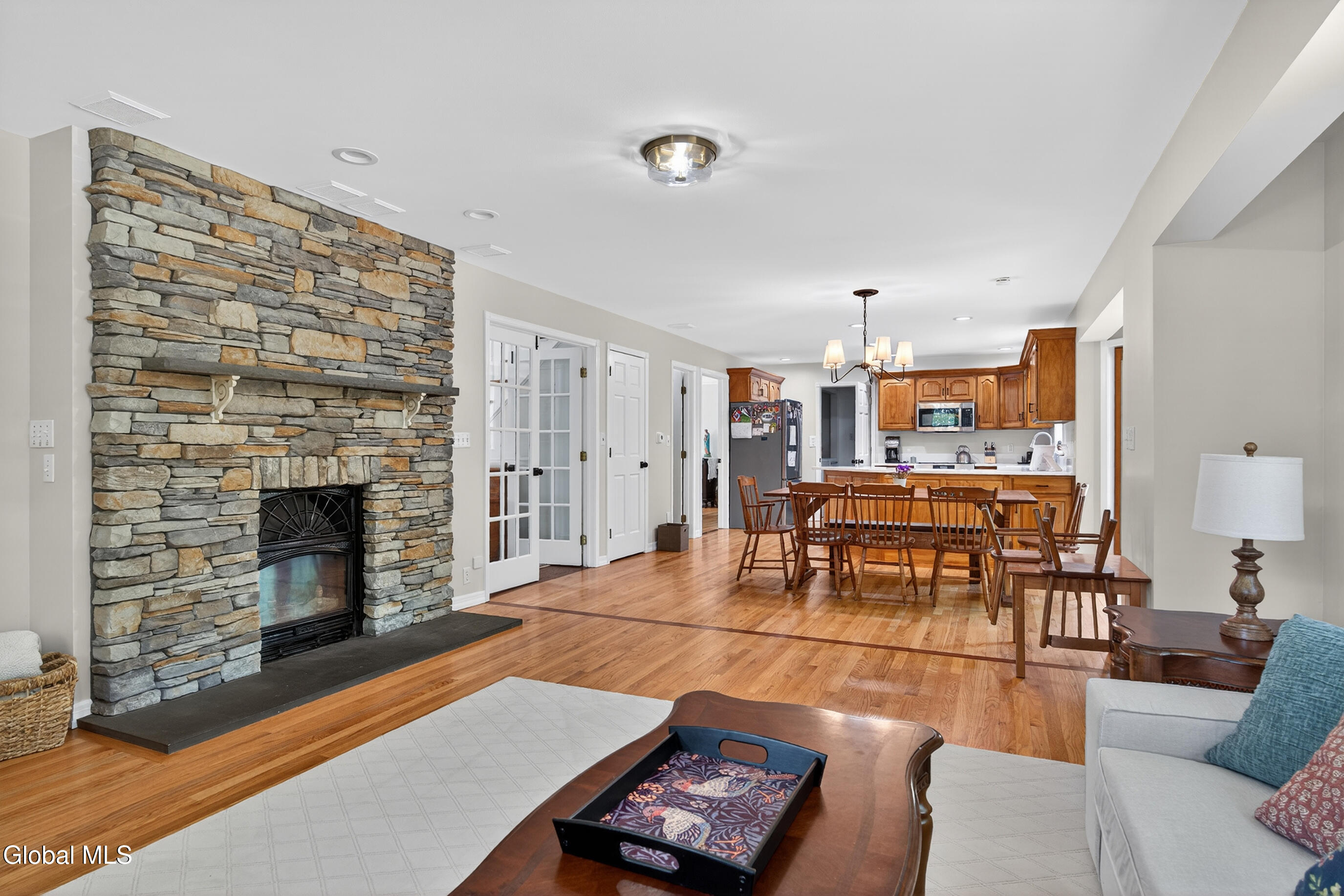 267 Bender Lane Glenmont NY 12077