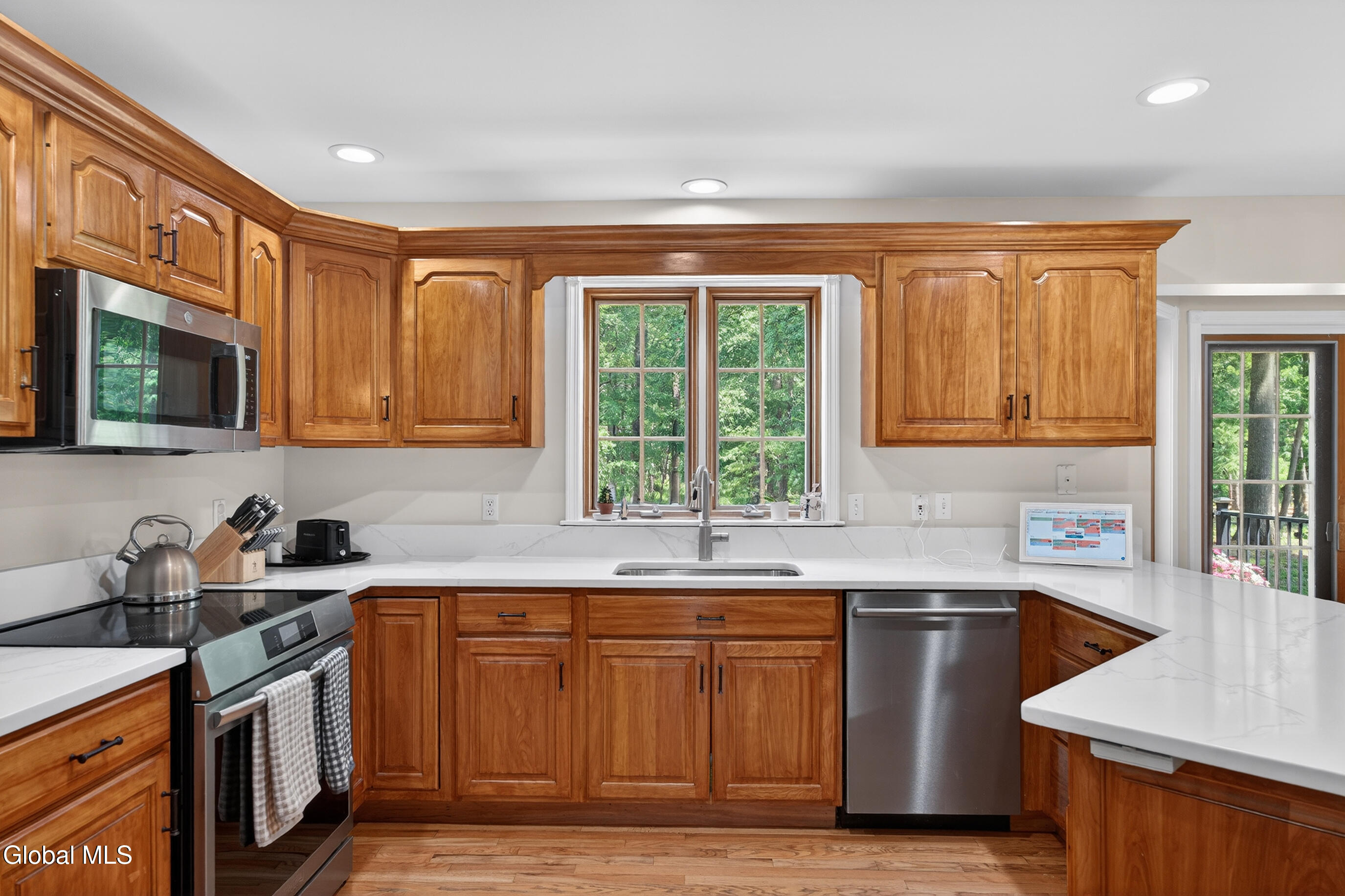 267 Bender Lane Glenmont NY 12077
