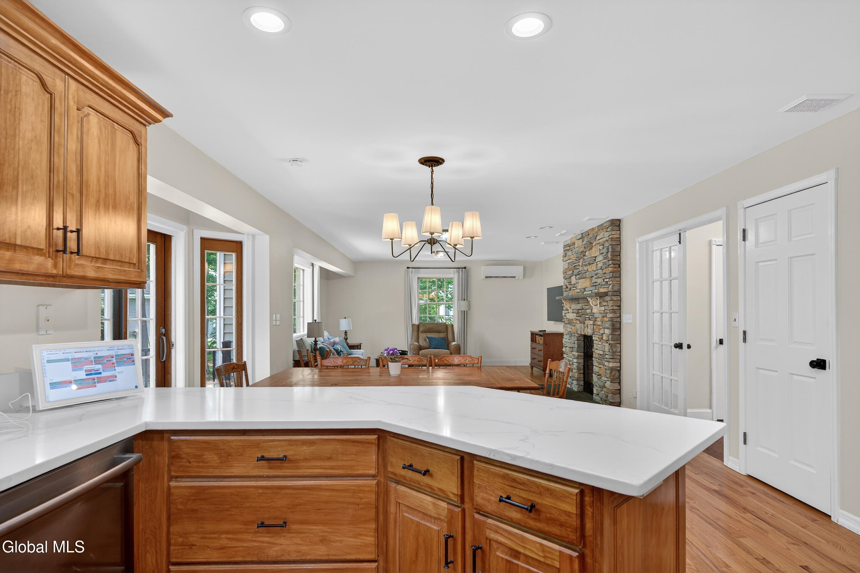267 Bender Lane Glenmont NY 12077