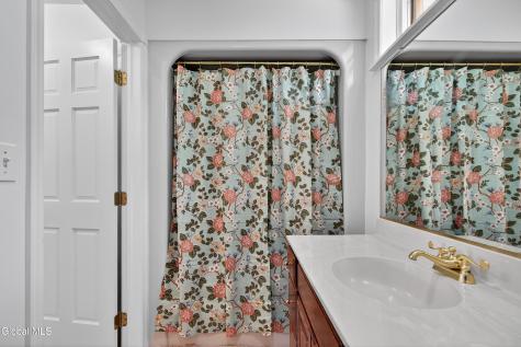 267 Bender Lane Glenmont NY 12077