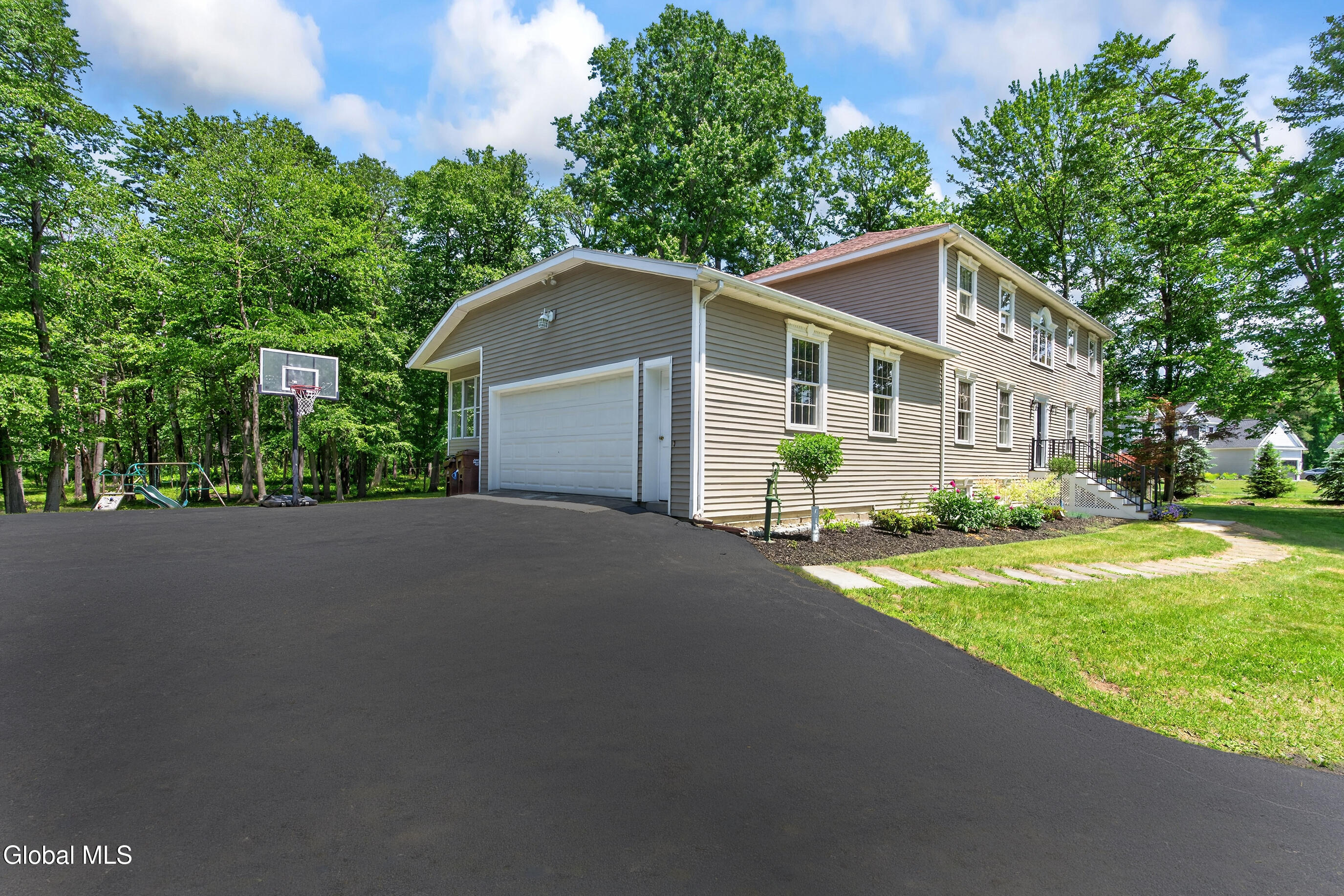 267 Bender Lane Glenmont NY 12077