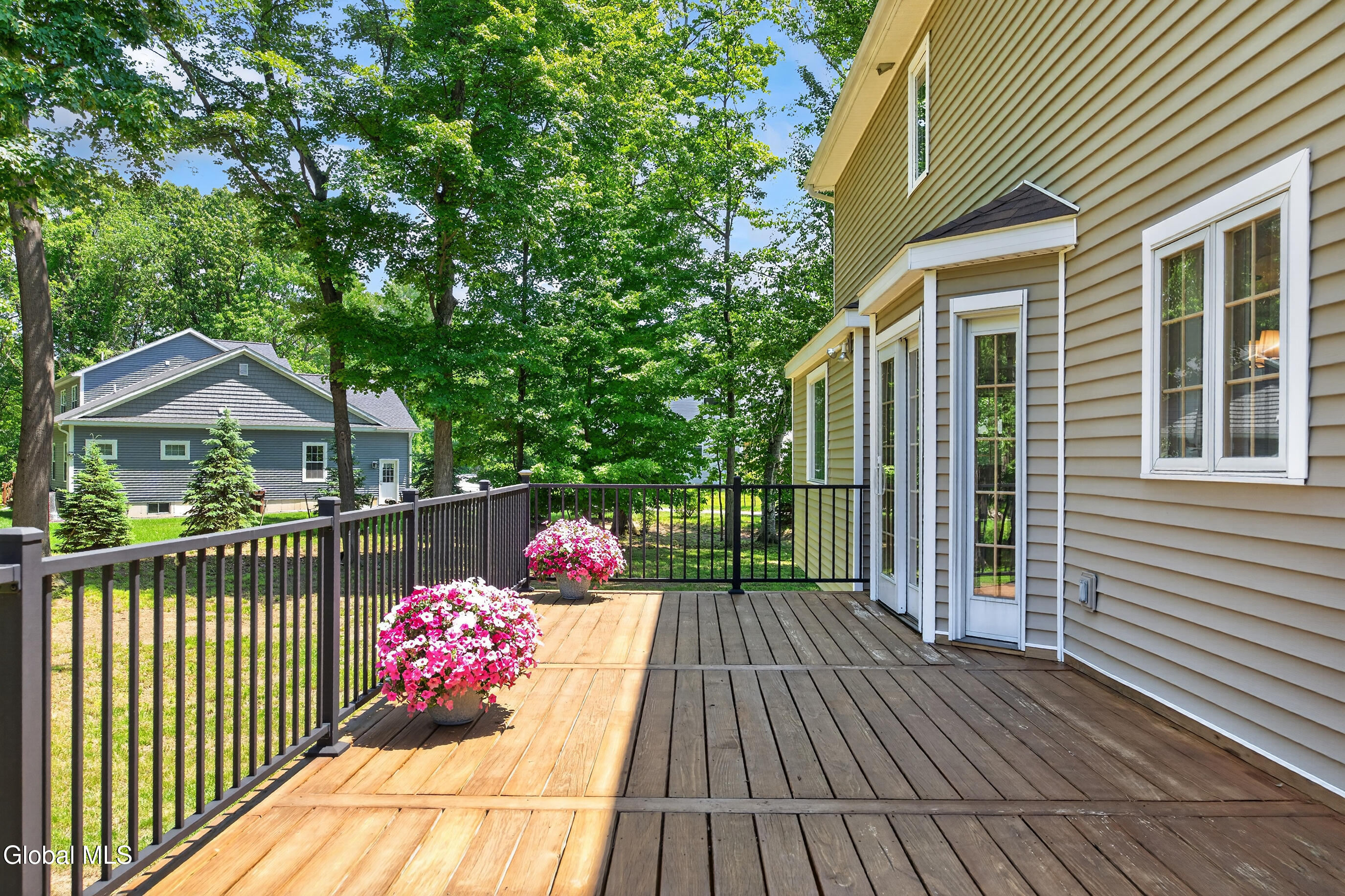 267 Bender Lane Glenmont NY 12077