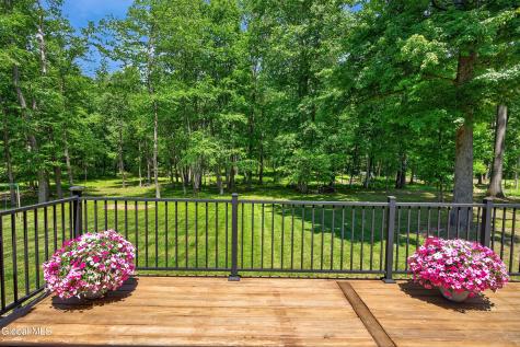 267 Bender Lane Glenmont NY 12077