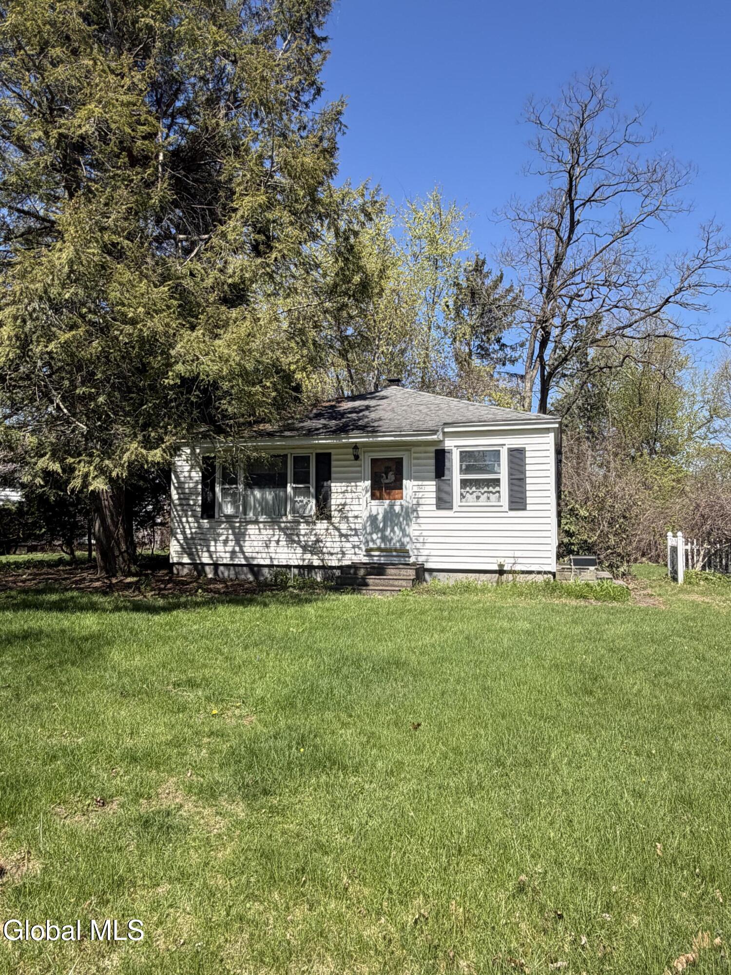 1062 6th Street Schenectady NY 12303