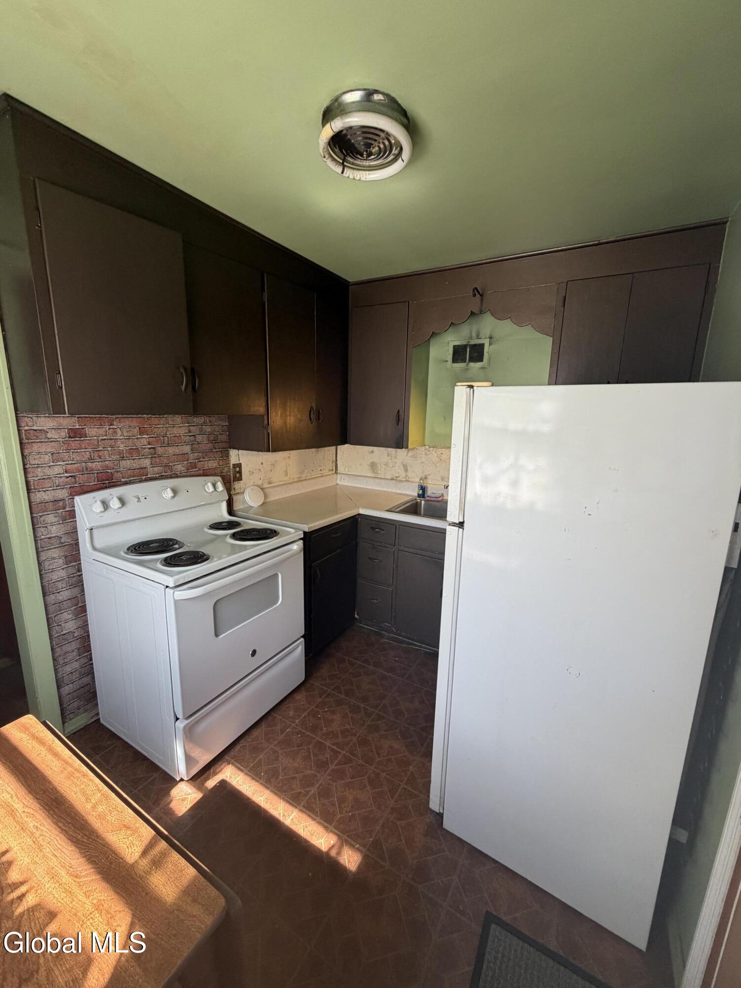 1062 6th Street Schenectady NY 12303