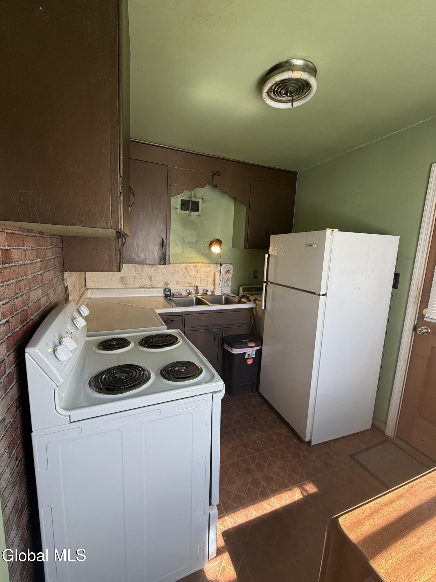 1062 6th Street Schenectady NY 12303