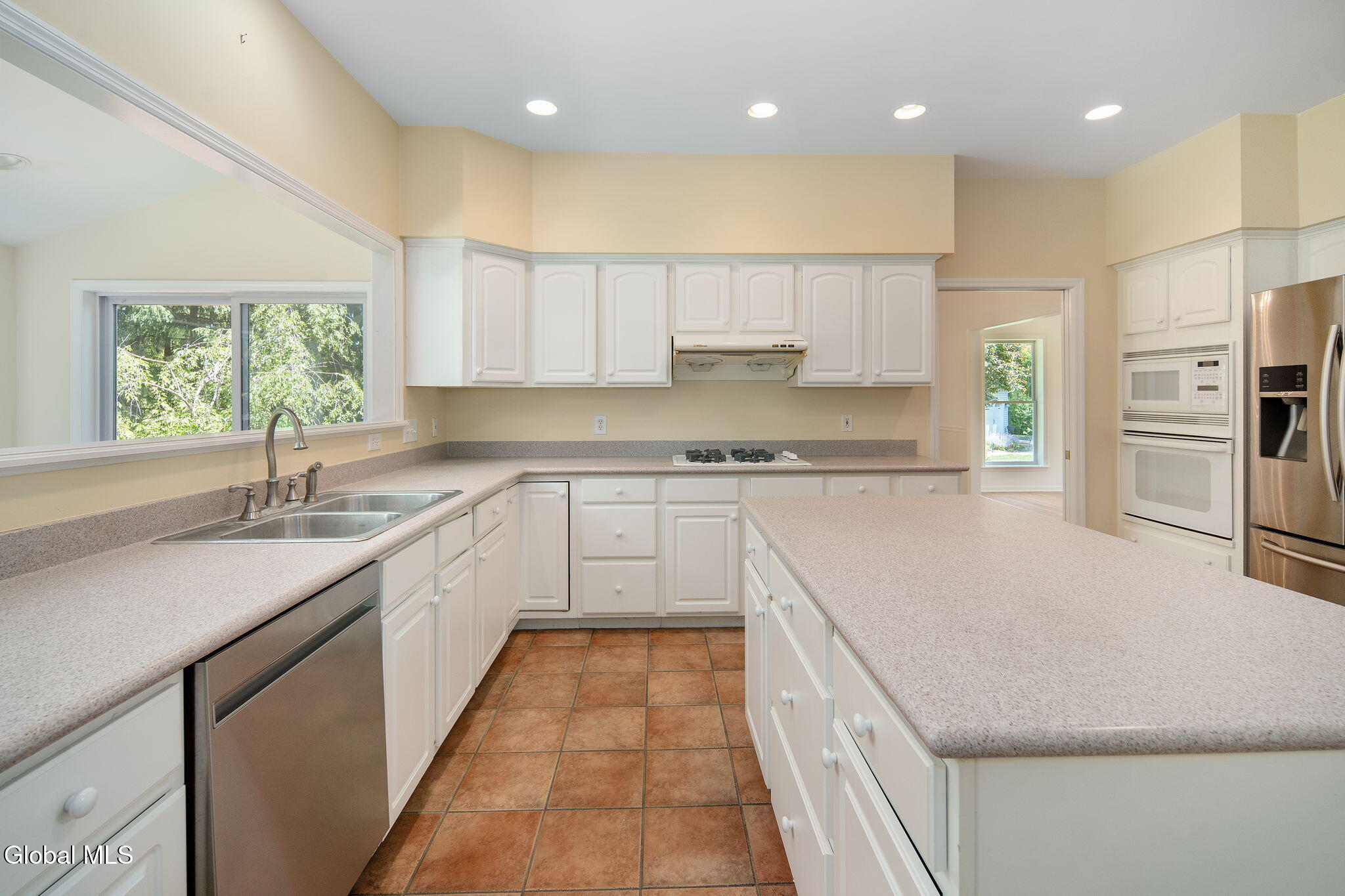 26 Reynolds Court Delmar NY 12054