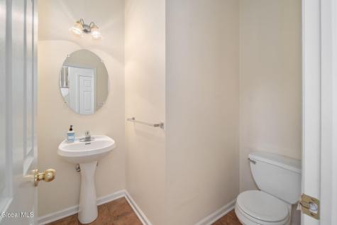26 Reynolds Court Delmar NY 12054