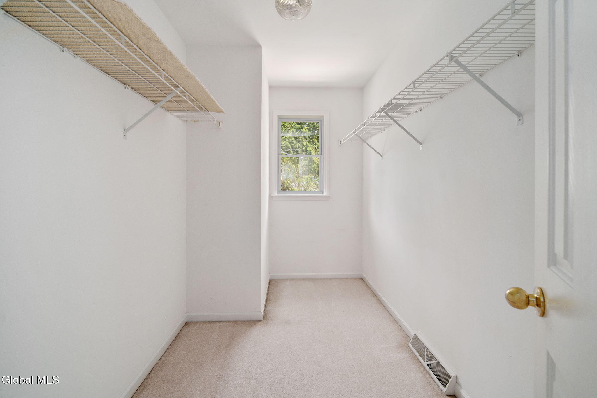 26 Reynolds Court Delmar NY 12054