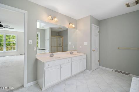 26 Reynolds Court Delmar NY 12054