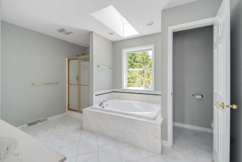 26 Reynolds Court Delmar NY 12054