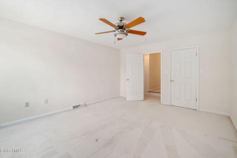 26 Reynolds Court Delmar NY 12054